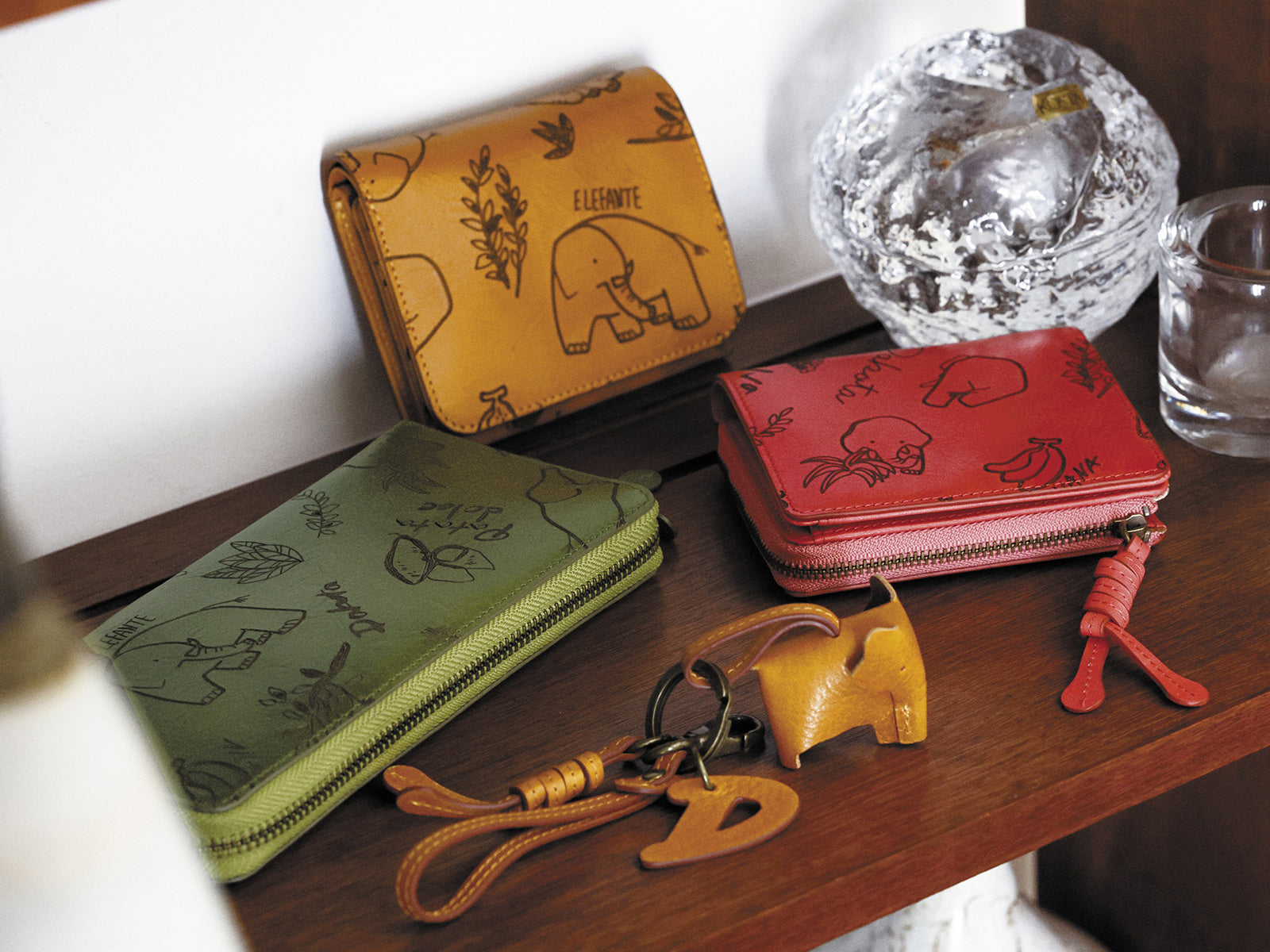 財布、バッグ、革小物などを扱う FUKUROMONO STUDIO ONLINE SHOP